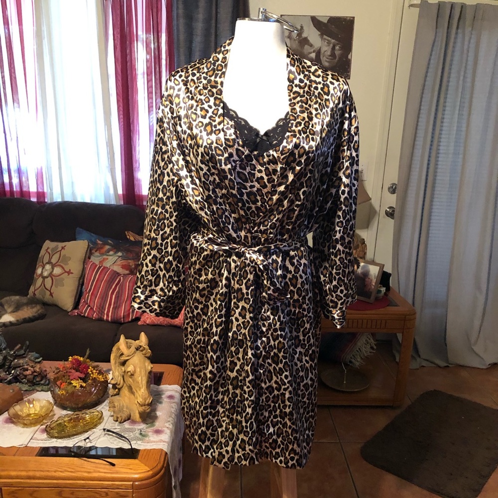 Women’s gown and robe